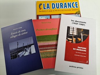 Livres dos carré collé